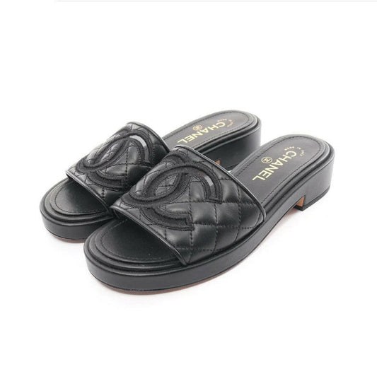 Chanel Black Quilted Leather Sandals Size 38C Slide Sandals